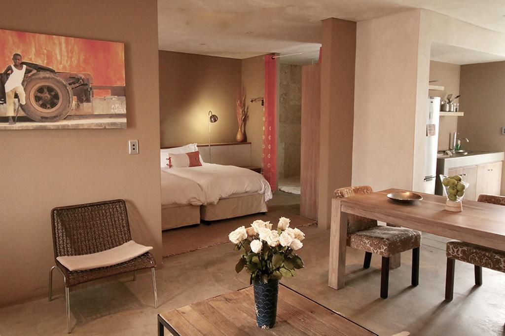 The Village Courtyard Suites & Executive Apartment Windhoek Exterior foto